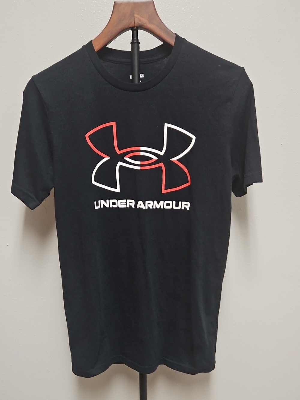 Under Armour Men’s Black Short Sleeve Tee with Red & White Logo
